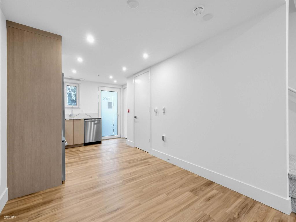 Listing Image for R3080262