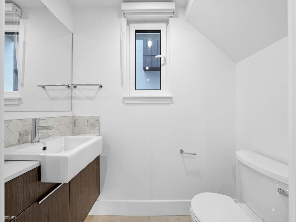 Listing Image for R3080262