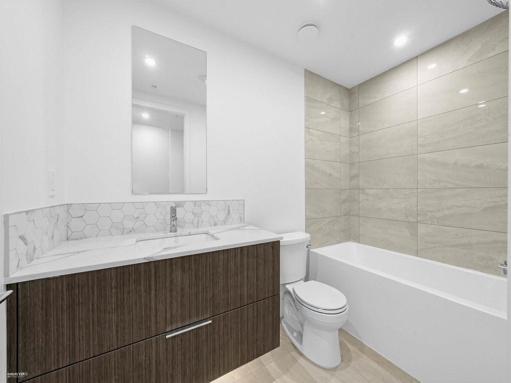 Listing Image for R3080262