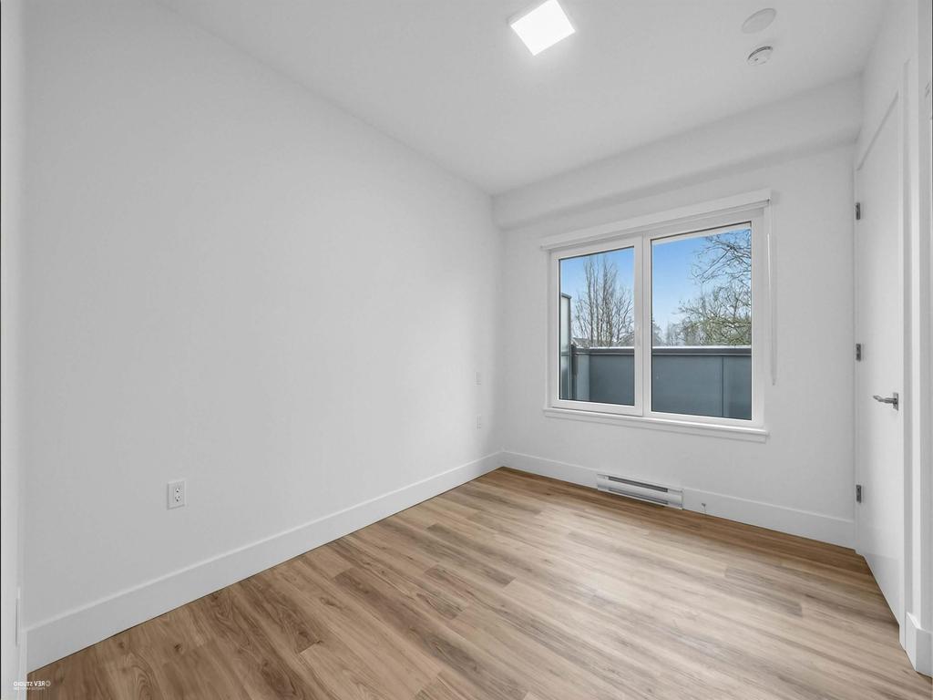 Listing Image for R3080262