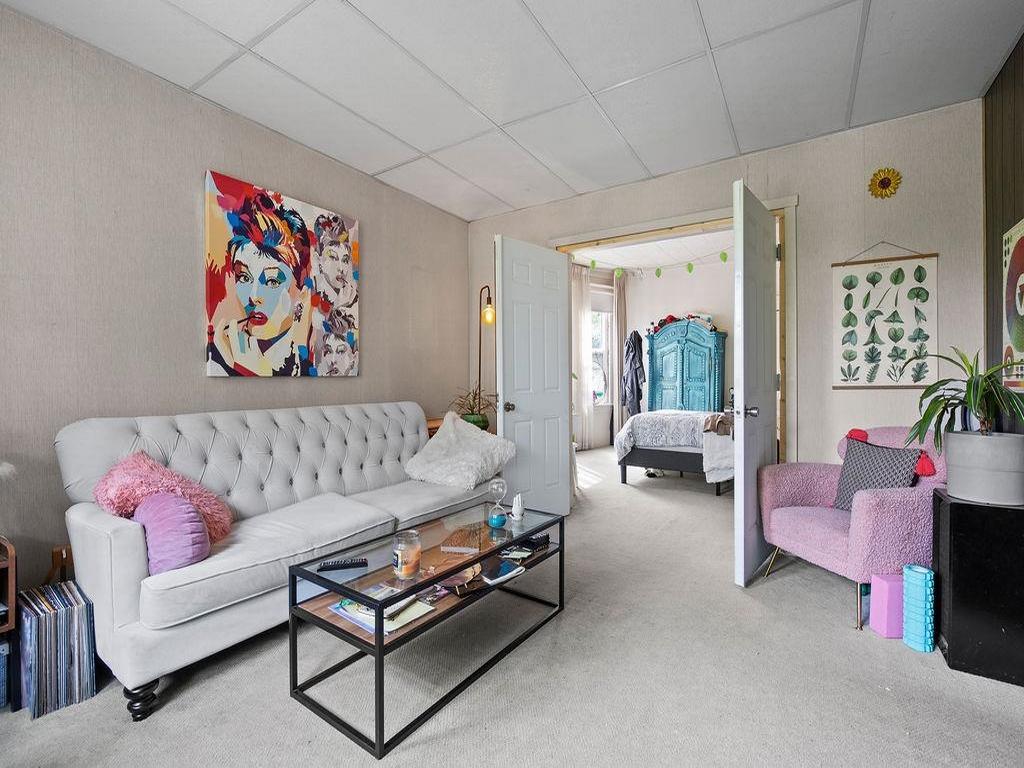 Listing Image for R3080279