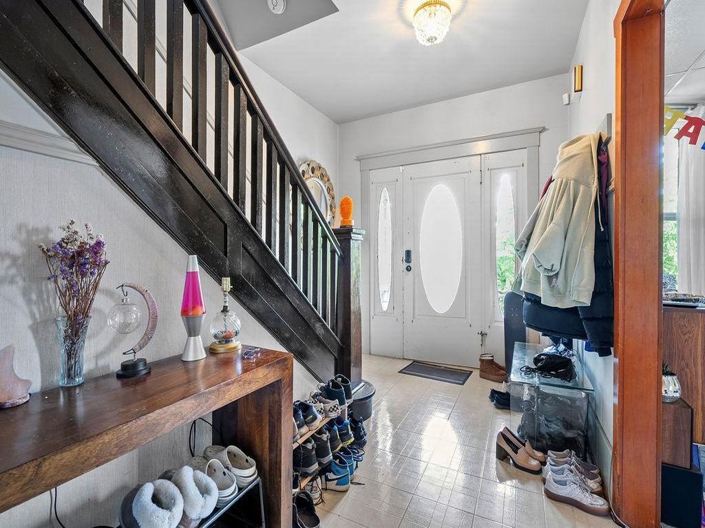 Listing Image for R3080279