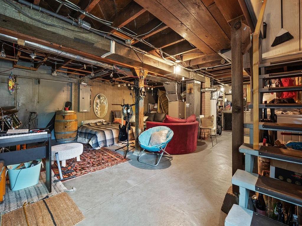 Listing Image for R3080279