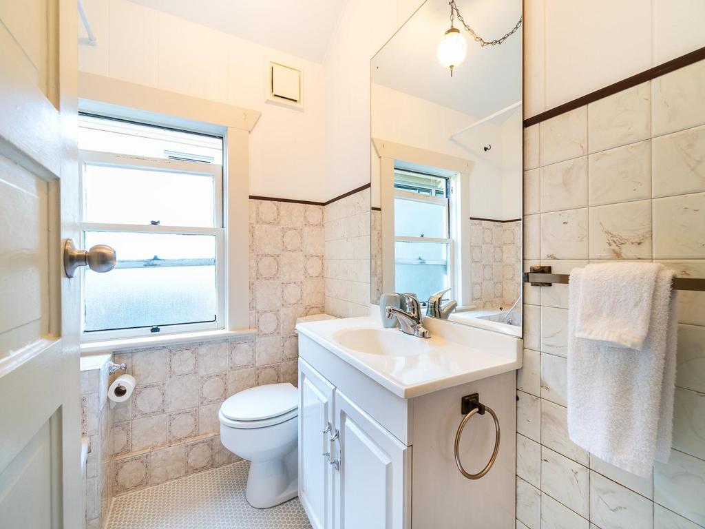 Listing Image for R3080279