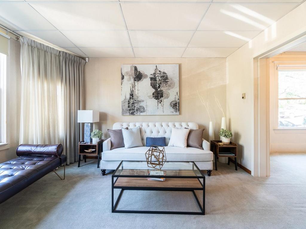 Listing Image for R3080282