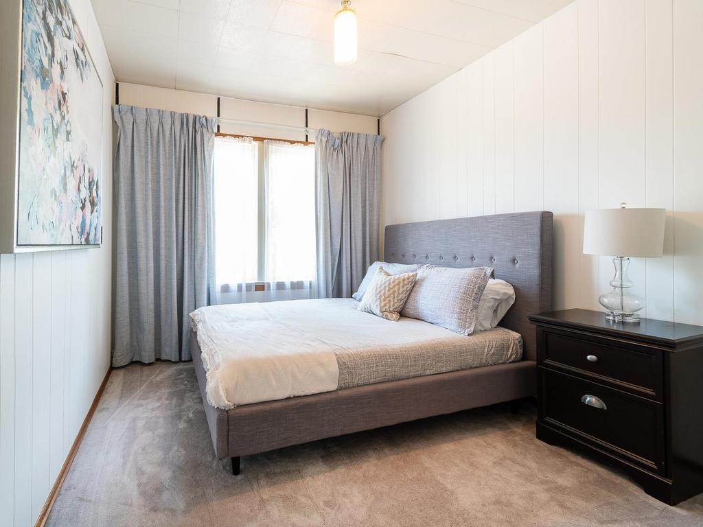 Listing Image for R3080282