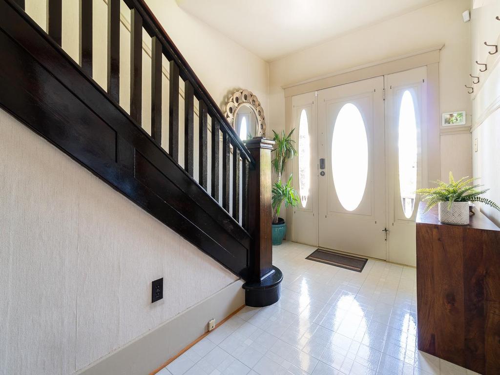 Listing Image for R3080282