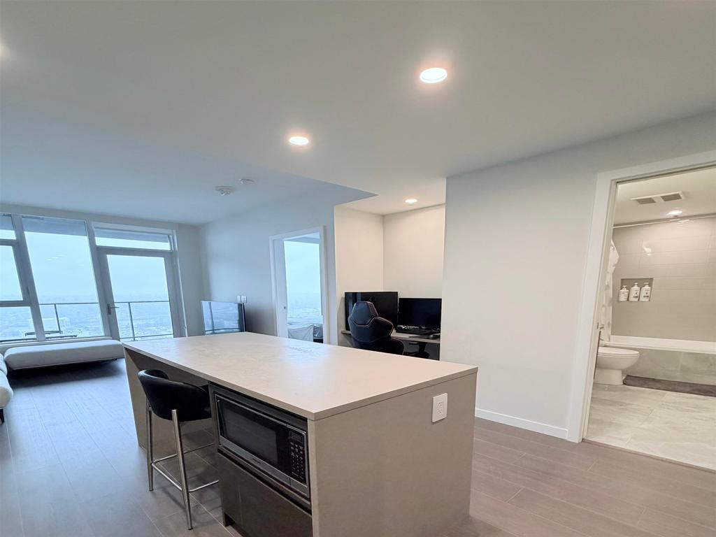 Listing Image for R3080292