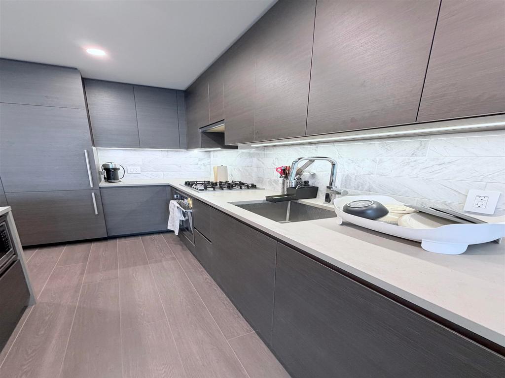 Listing Image for R3080292