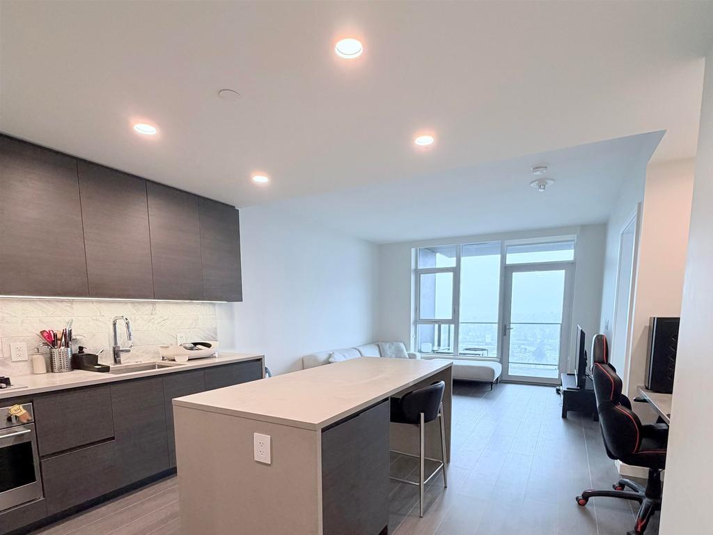 Listing Image for R3080292