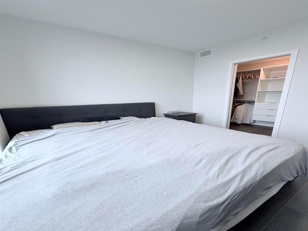 Listing Image for R3080292