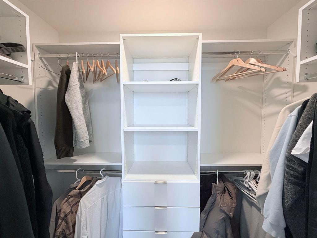 Listing Image for R3080292