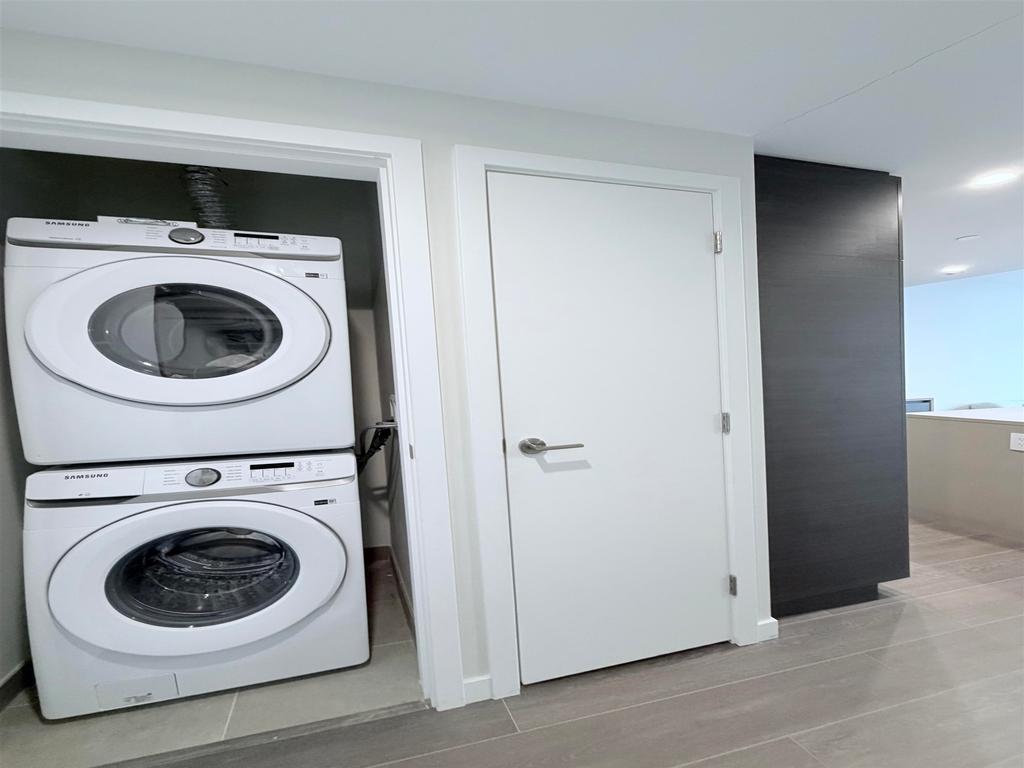 Listing Image for R3080292