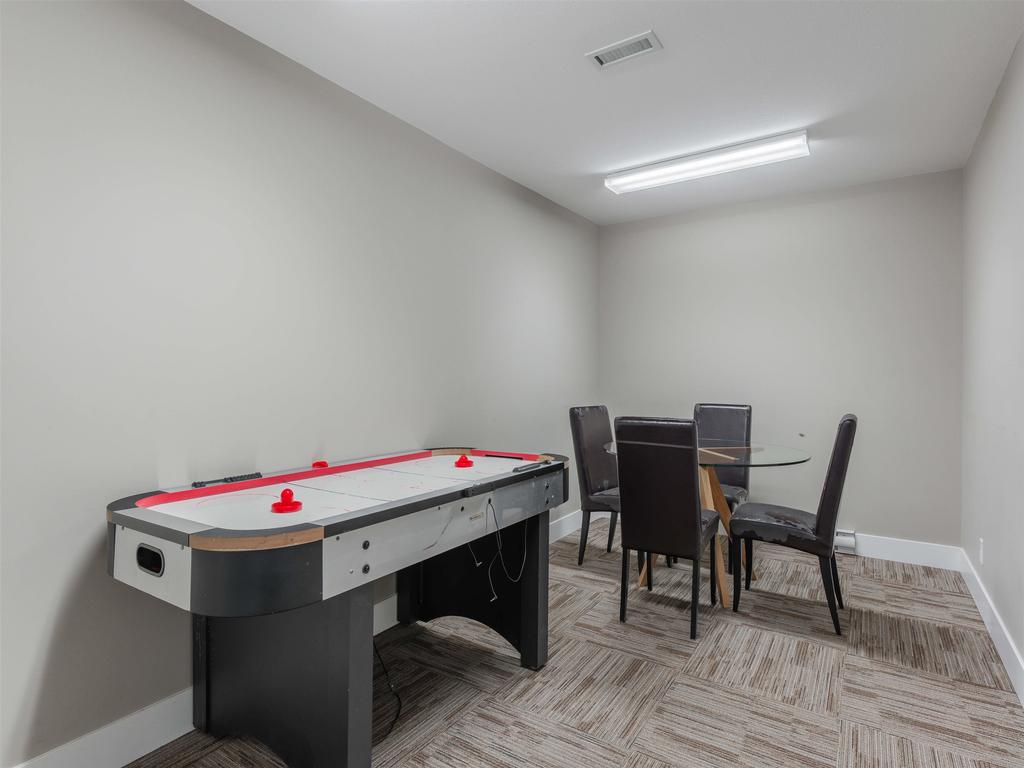 Listing Image for R3080303
