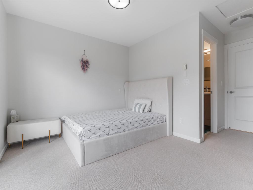 Listing Image for R3080303