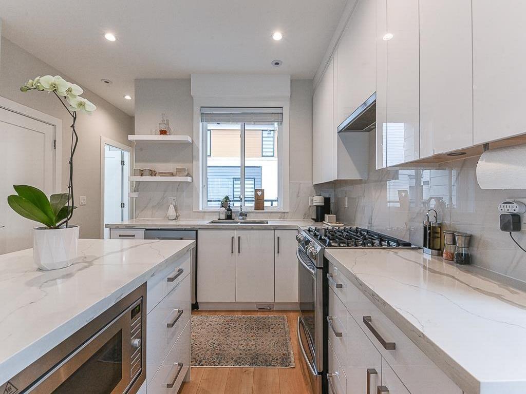 Listing Image for R3080310