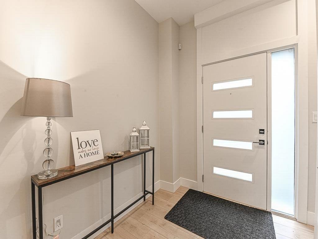 Listing Image for R3080310