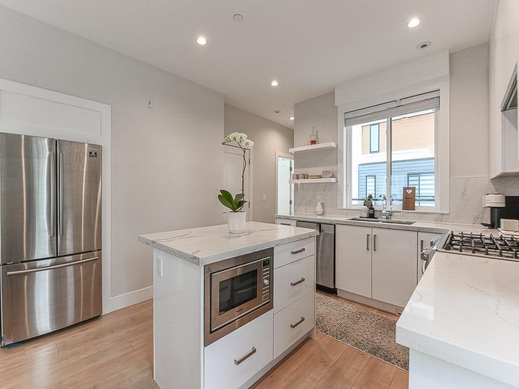 Listing Image for R3080310