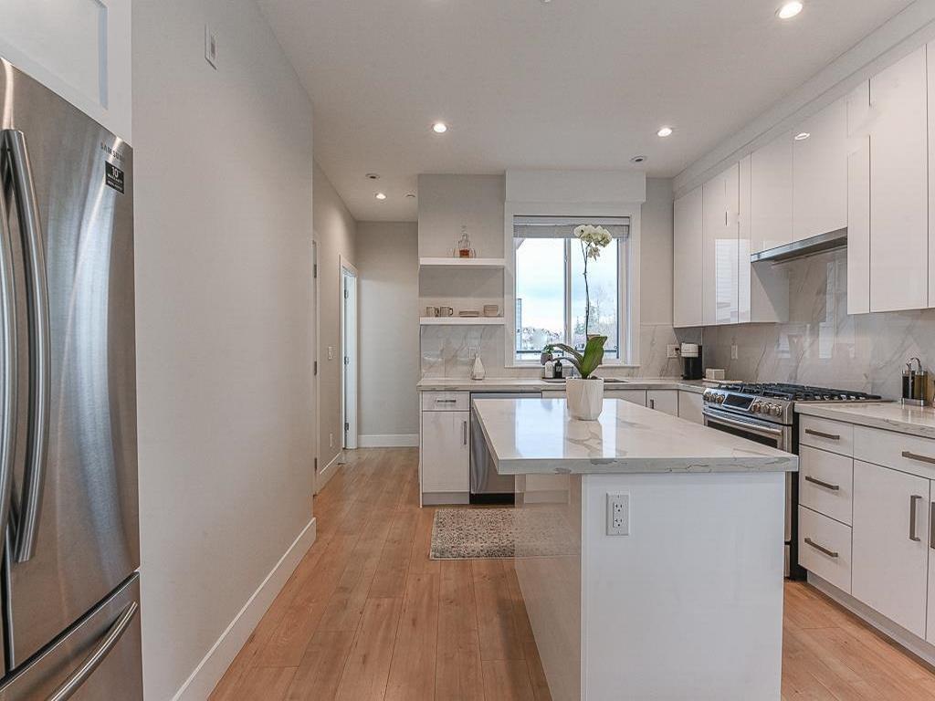 Listing Image for R3080310