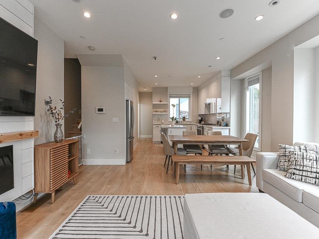 Listing Image for R3080310