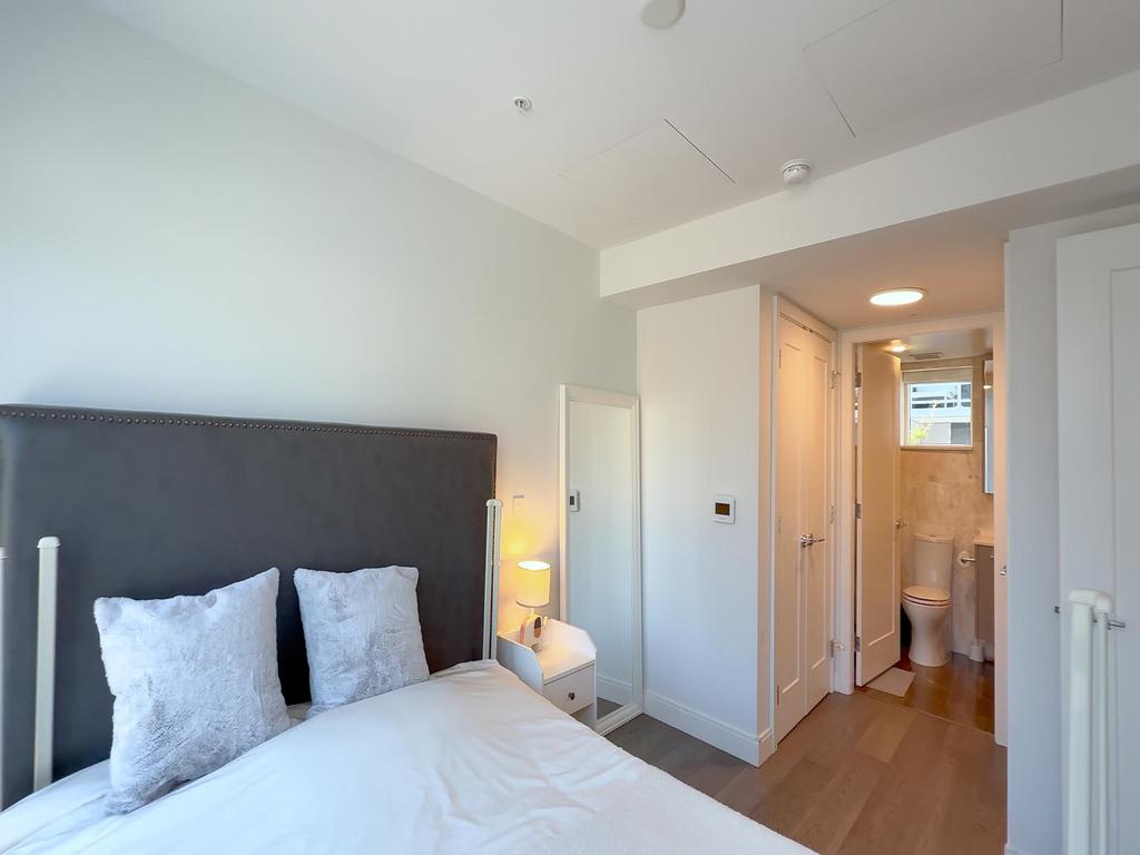 Listing Image for R3080330