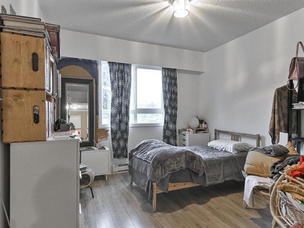 Listing Image for R3080336