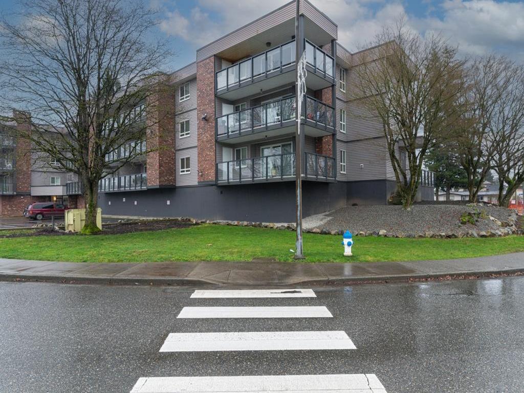 Listing Image for R3080336