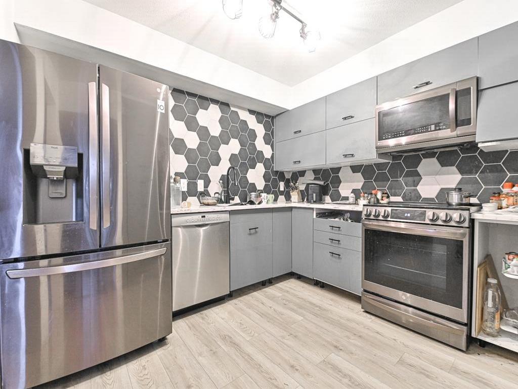 Listing Image for R3080336