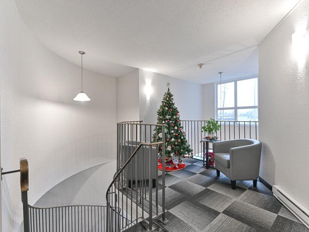 Listing Image for R3080336