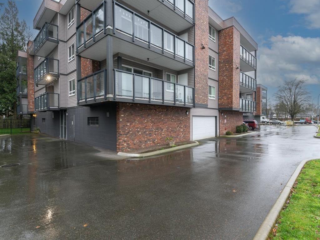 Listing Image for R3080336