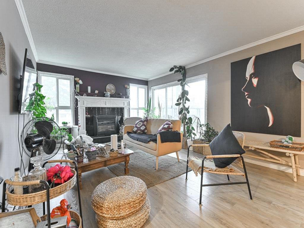 Listing Image for R3080336