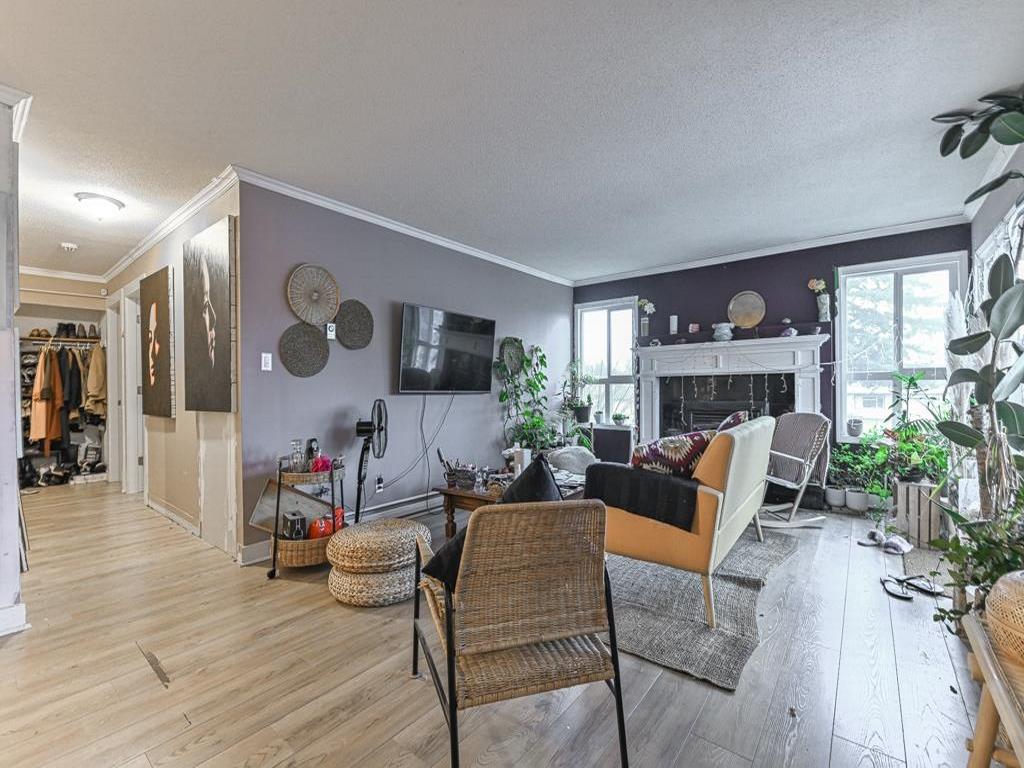 Listing Image for R3080336