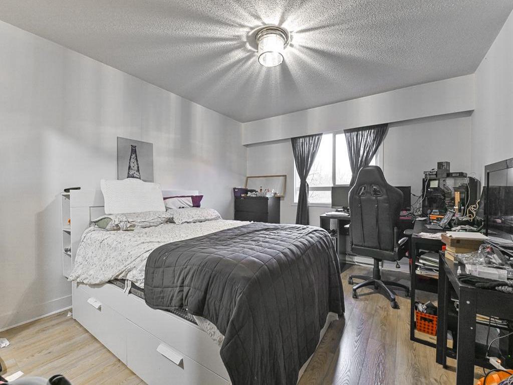 Listing Image for R3080336