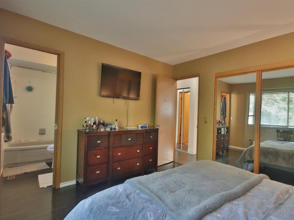 Listing Image for R3080343