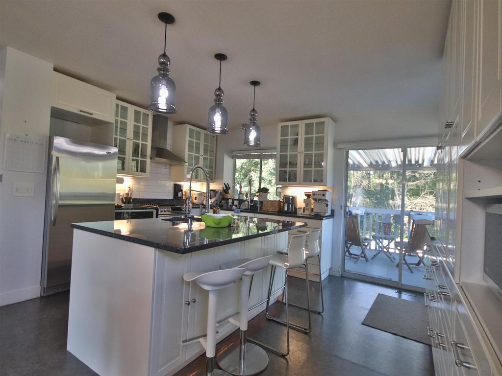 Listing Image for R3080343