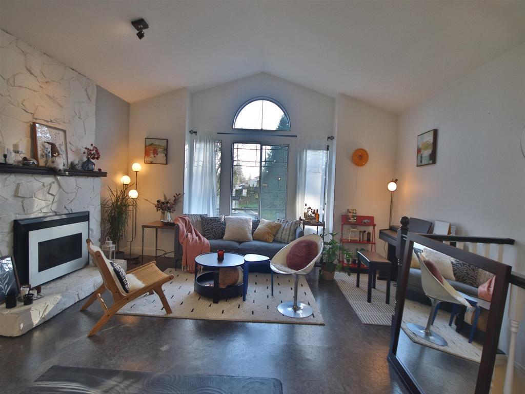 Listing Image for R3080343