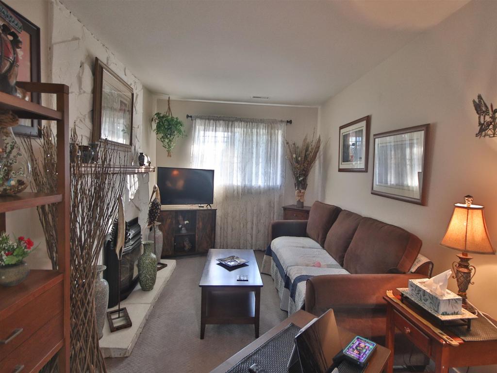 Listing Image for R3080343