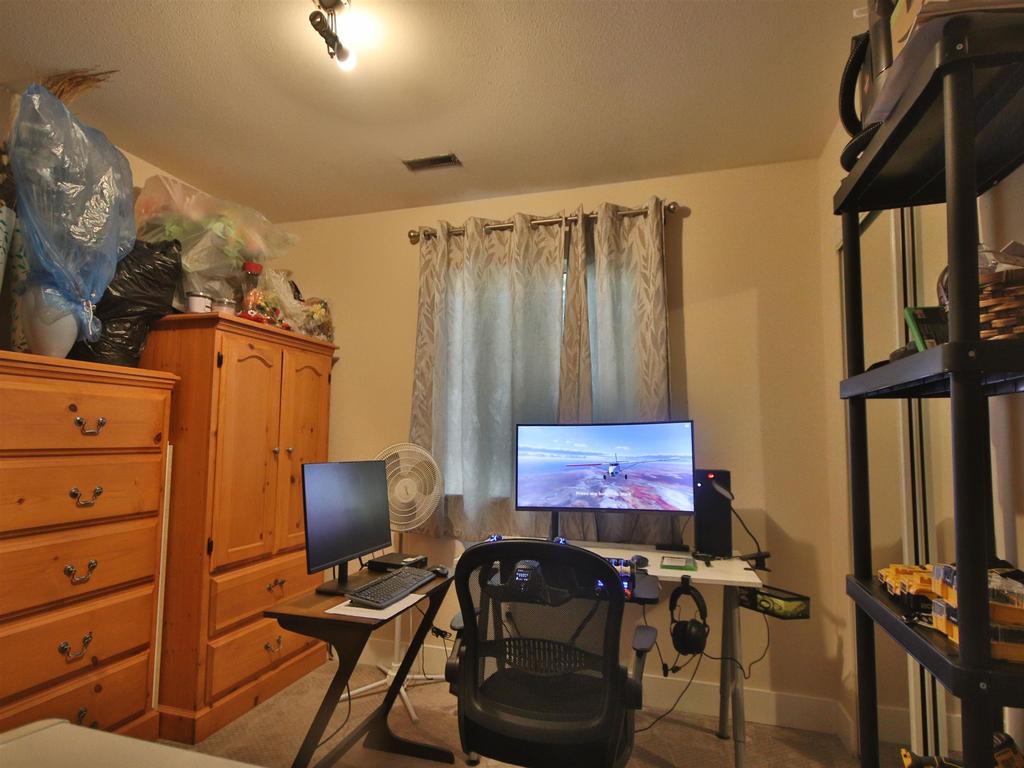 Listing Image for R3080343