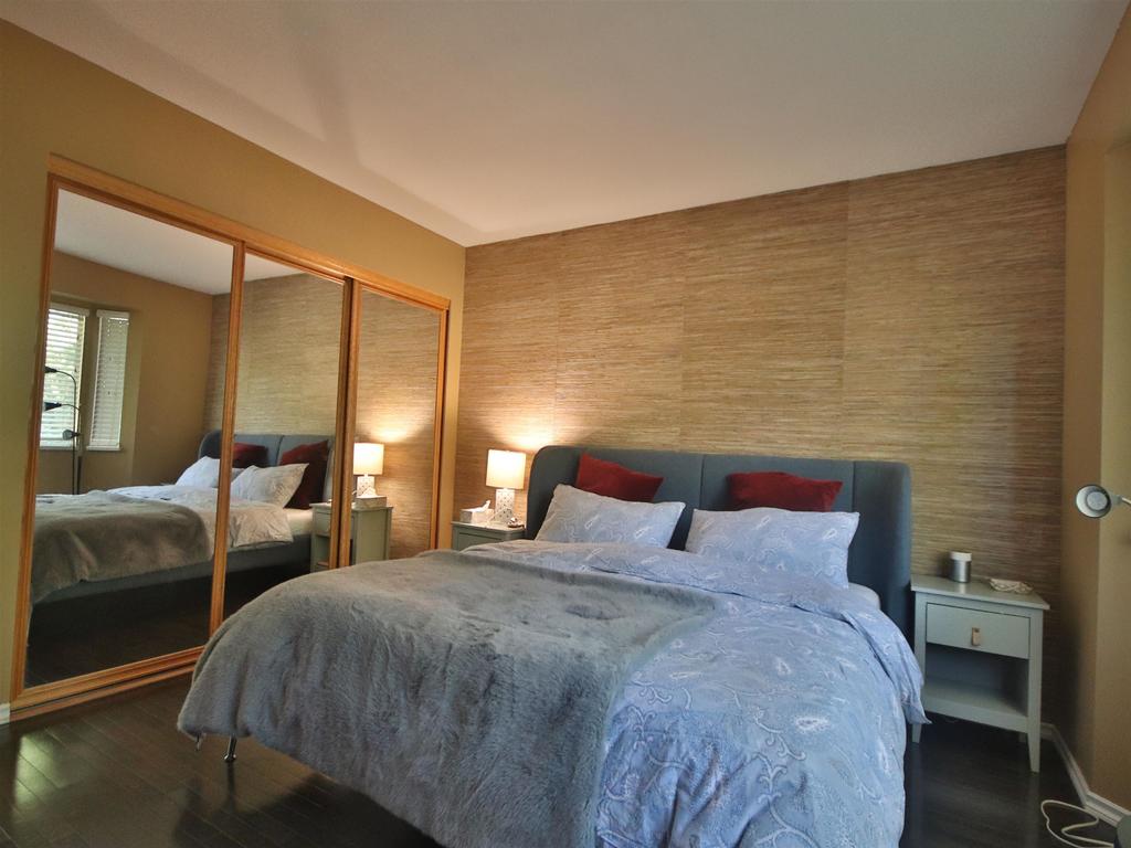 Listing Image for R3080343