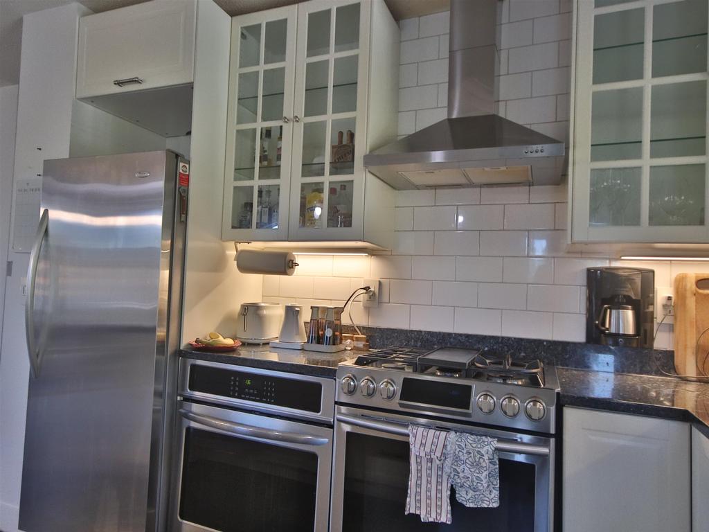 Listing Image for R3080343