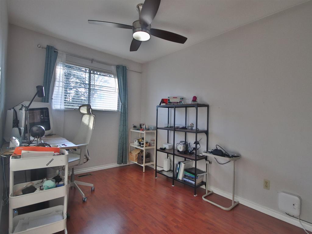 Listing Image for R3080343