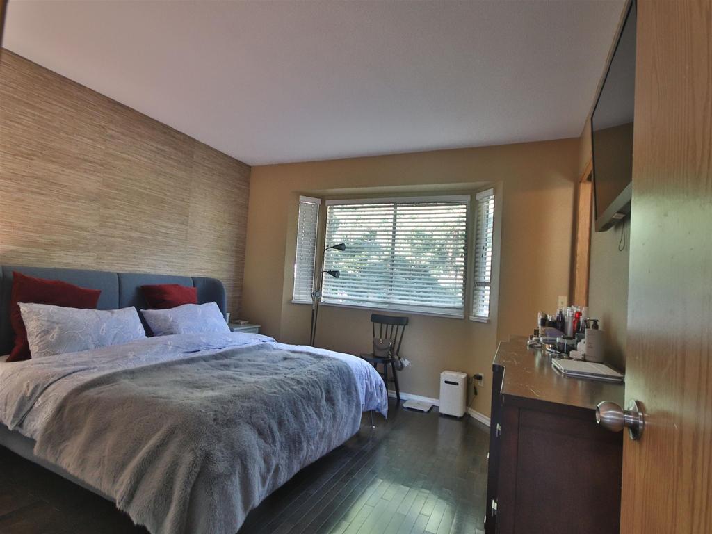 Listing Image for R3080343