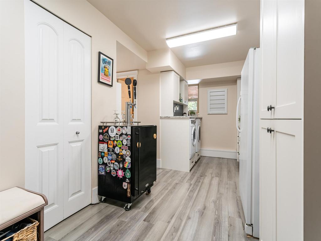 Listing Image for R3080347