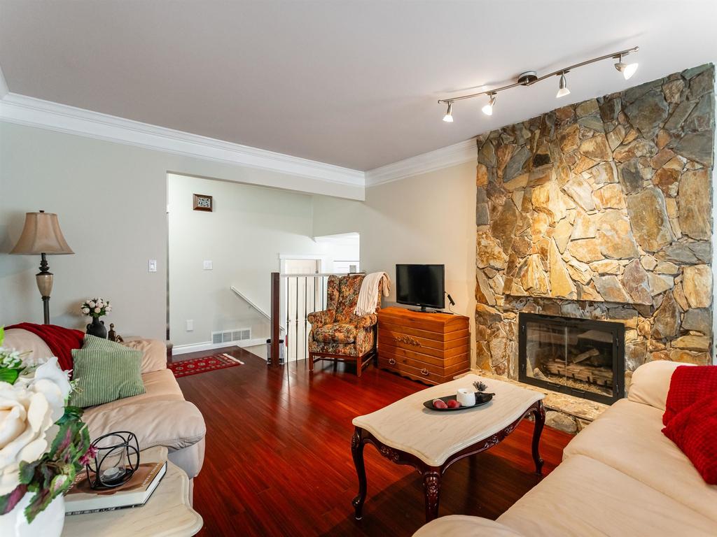 Listing Image for R3080347