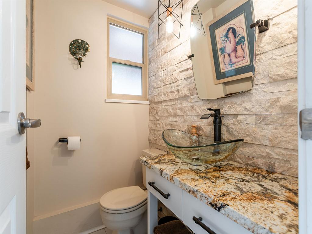 Listing Image for R3080347