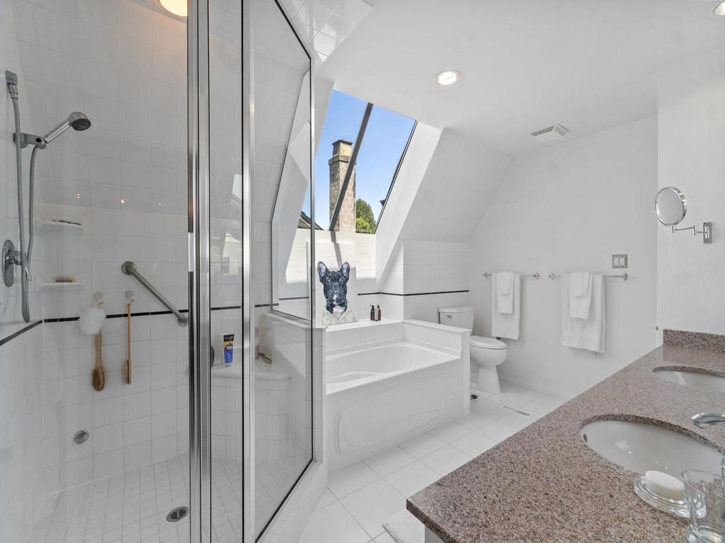 Listing Image for R3080351