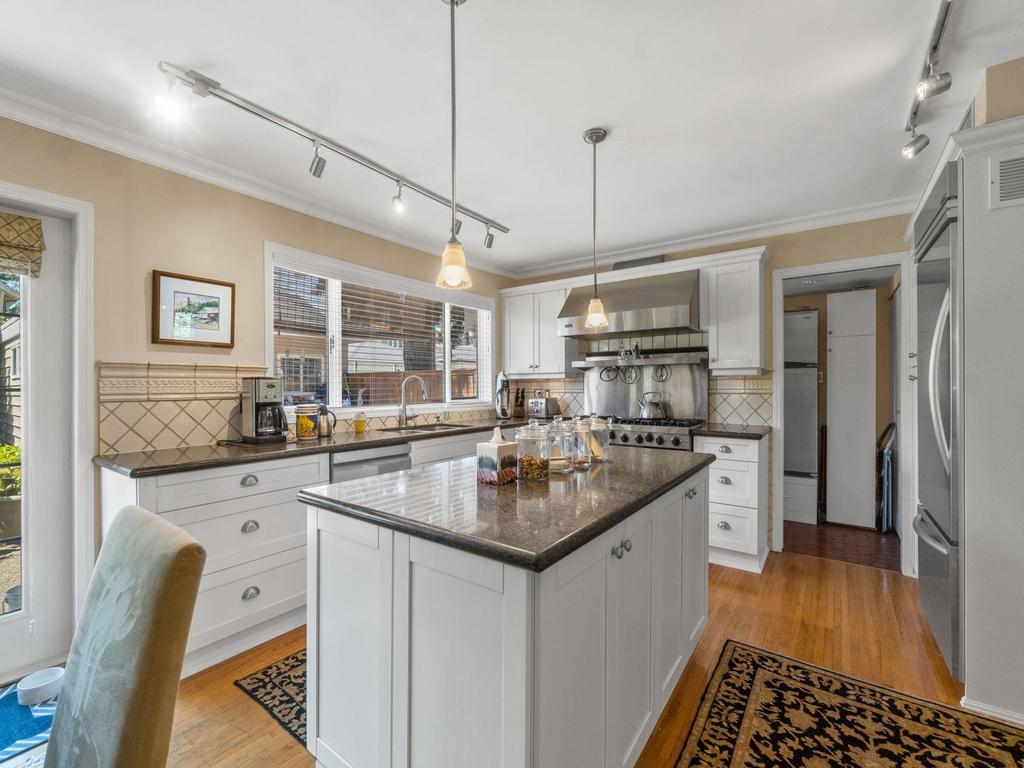 Listing Image for R3080351