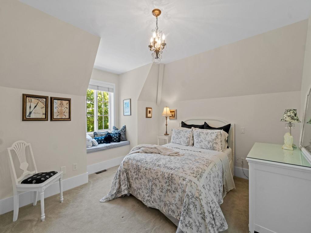 Listing Image for R3080351