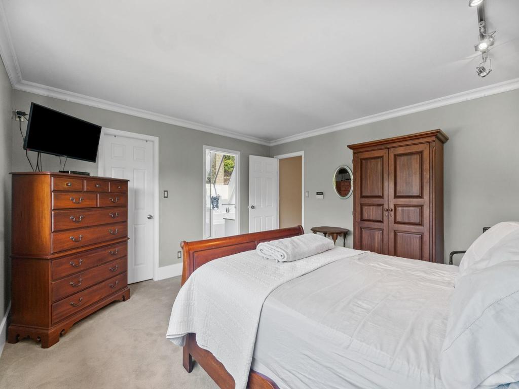 Listing Image for R3080351