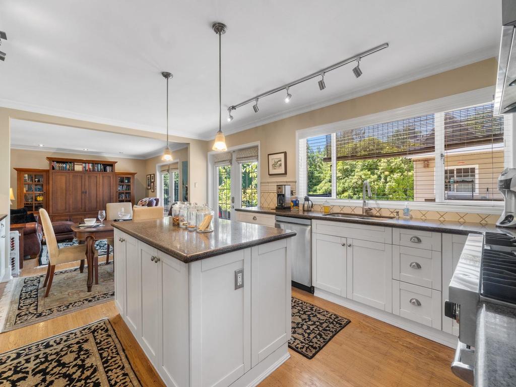 Listing Image for R3080351